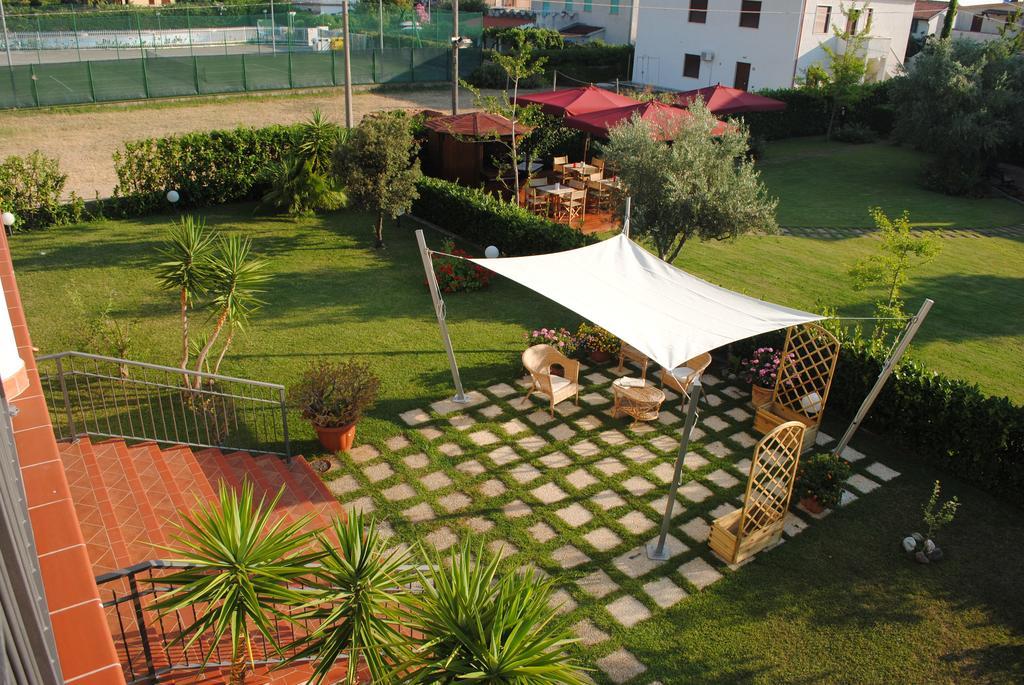 Larus Hotel Sangineto Buitenkant foto