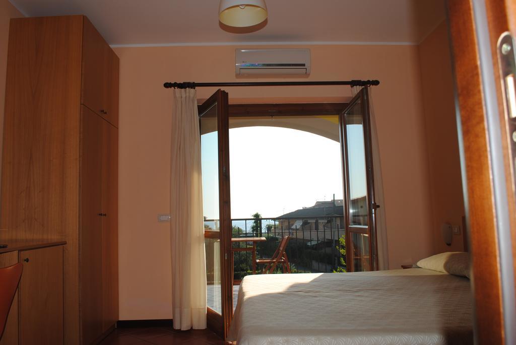 Larus Hotel Sangineto Buitenkant foto
