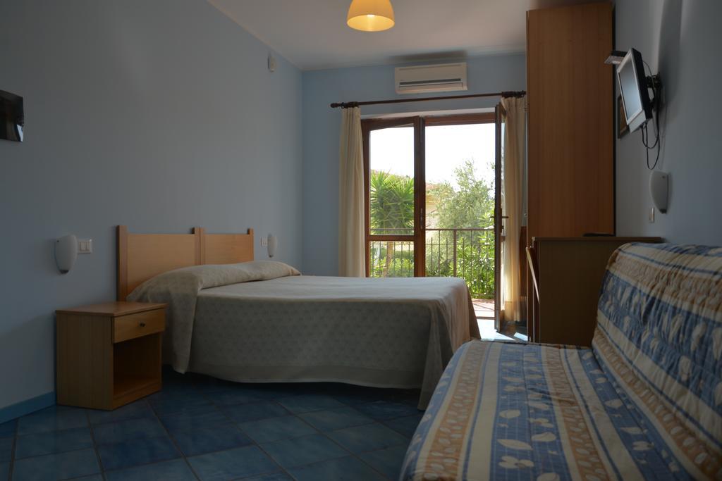 Larus Hotel Sangineto Buitenkant foto