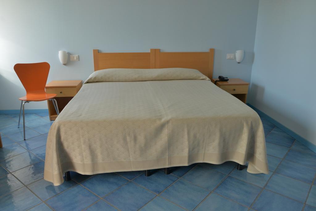 Larus Hotel Sangineto Buitenkant foto