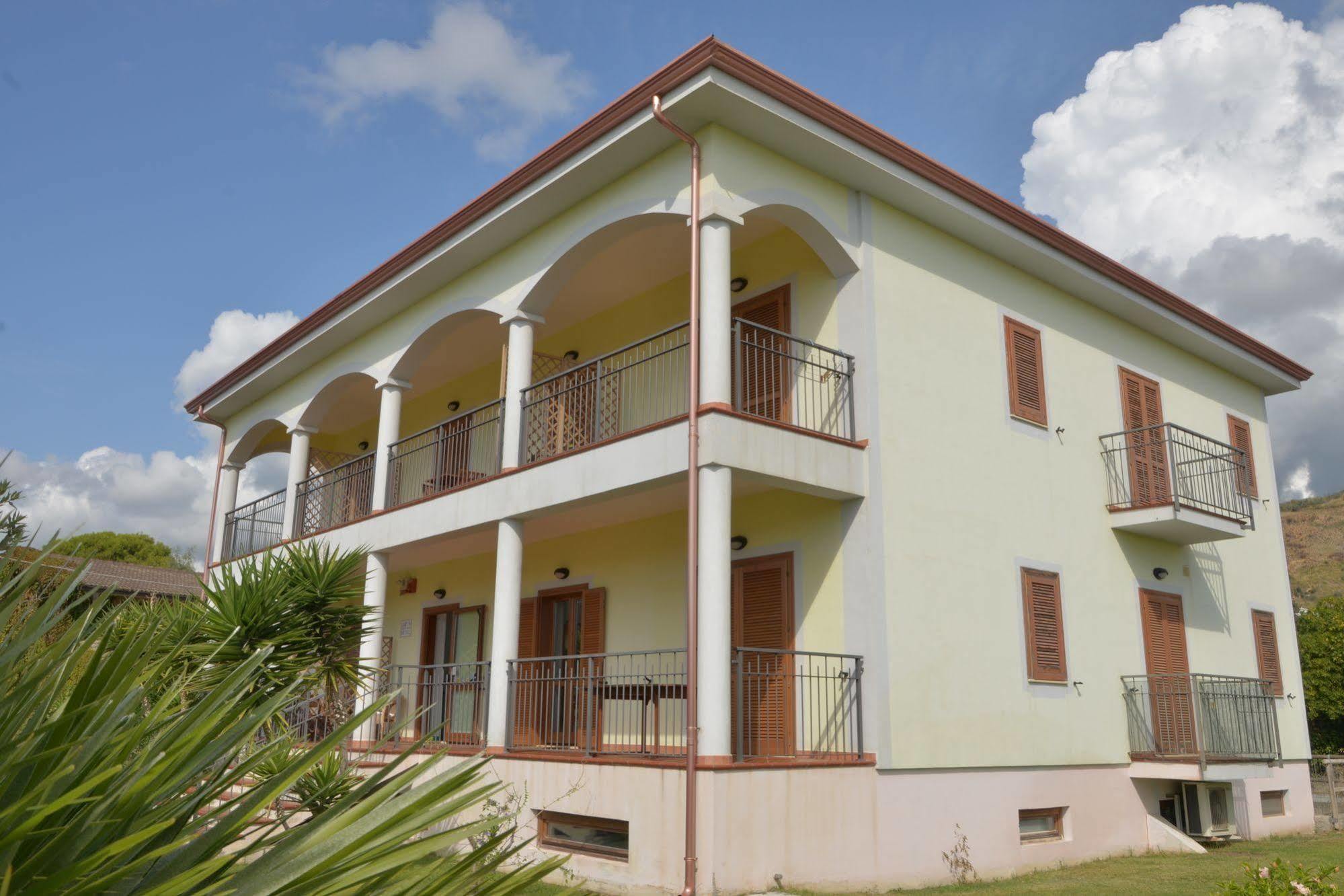 Larus Hotel Sangineto Buitenkant foto