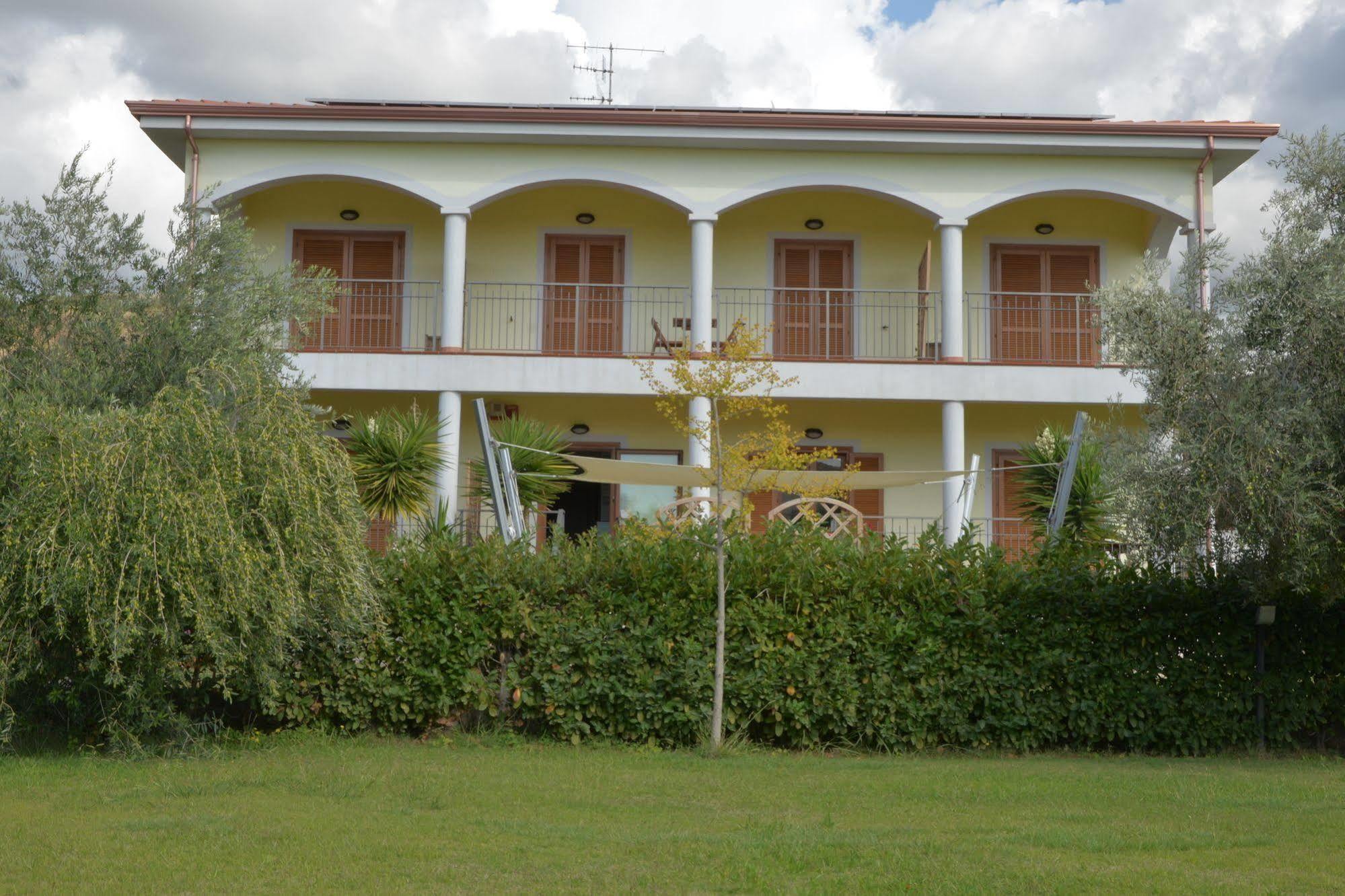 Larus Hotel Sangineto Buitenkant foto