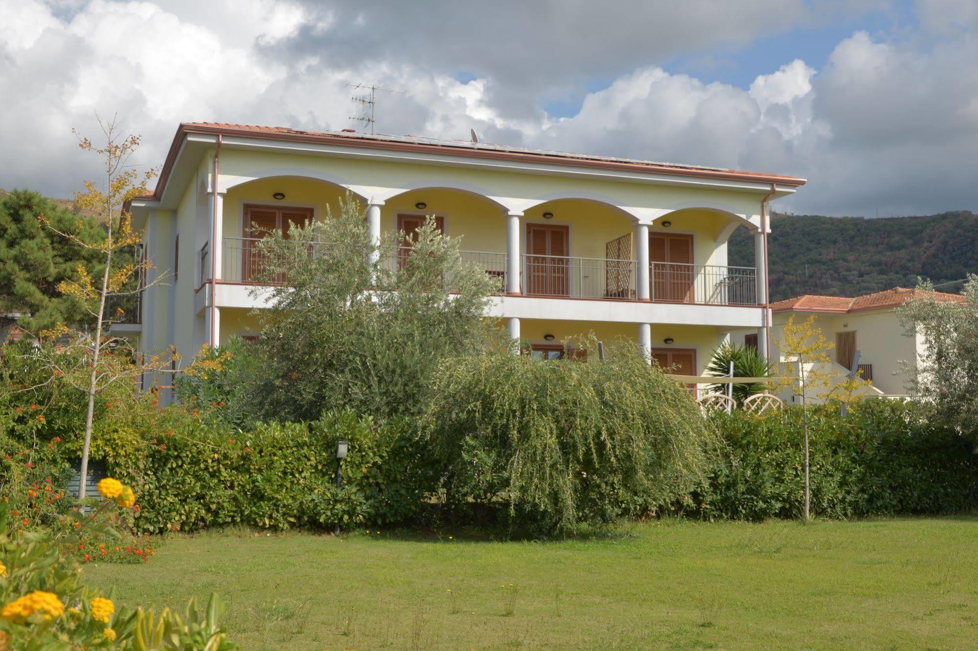 Larus Hotel Sangineto Buitenkant foto
