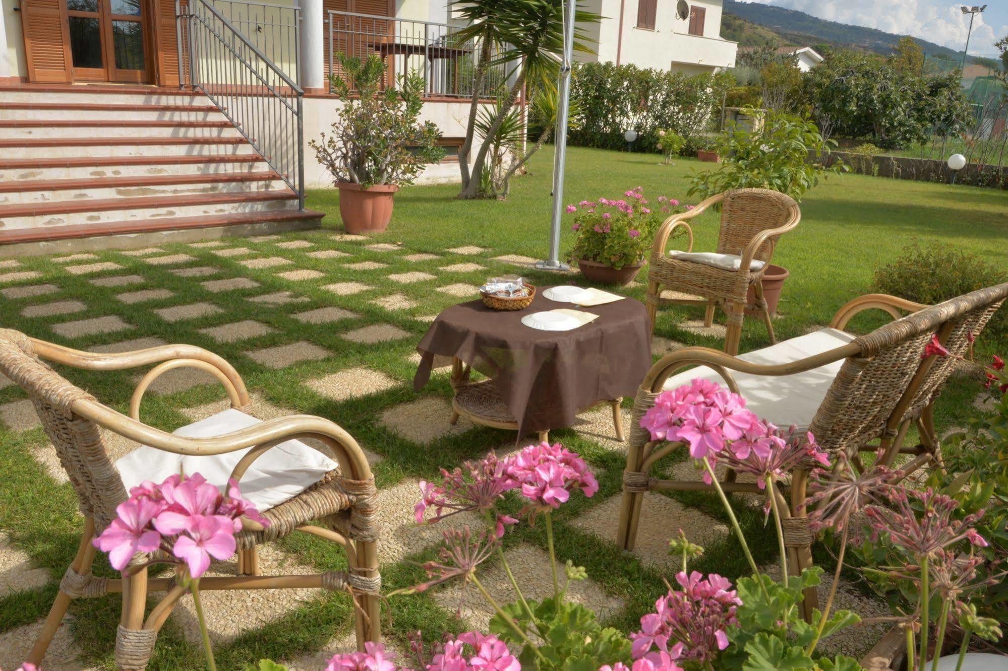 Larus Hotel Sangineto Buitenkant foto