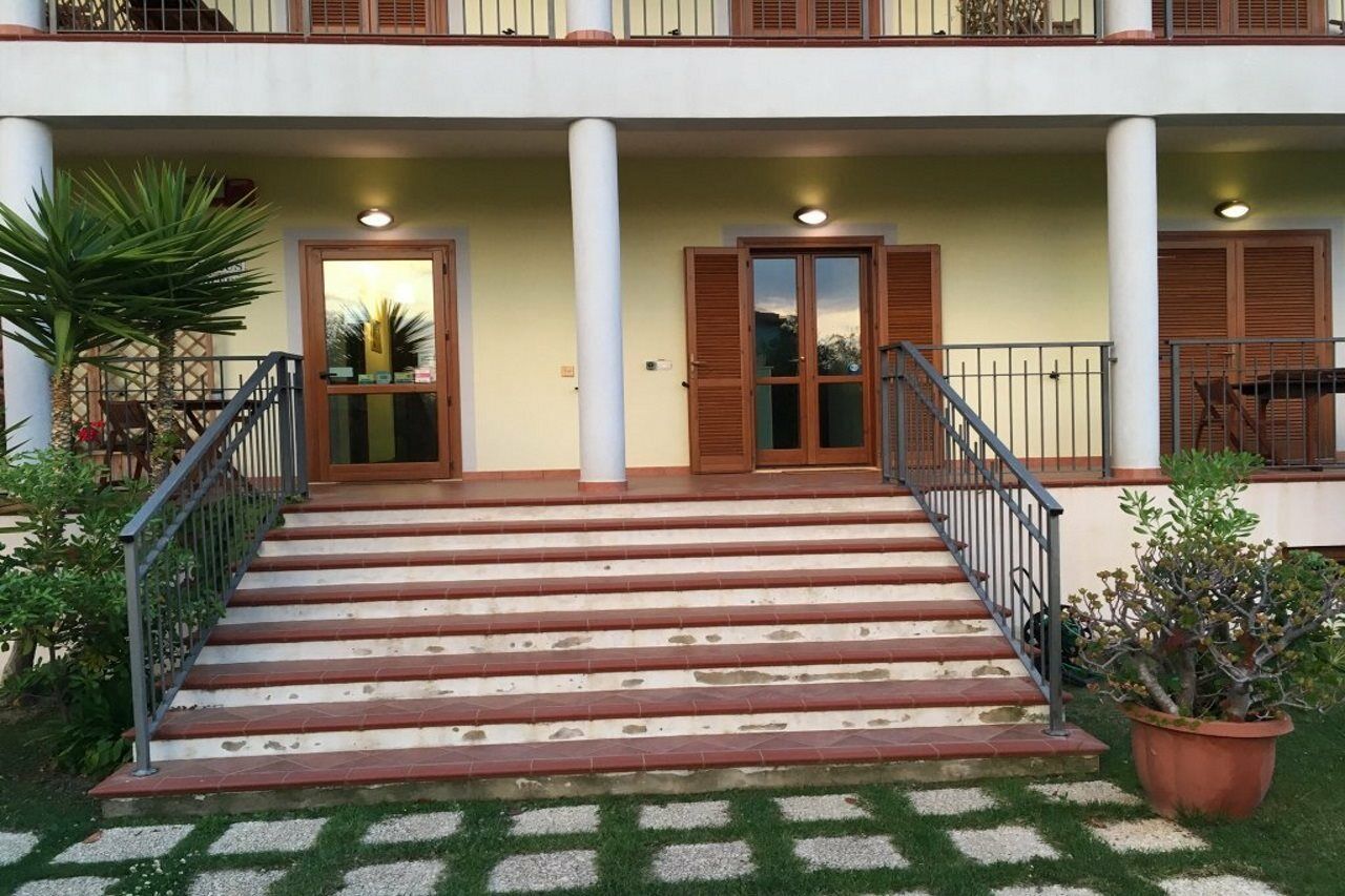 Larus Hotel Sangineto Buitenkant foto